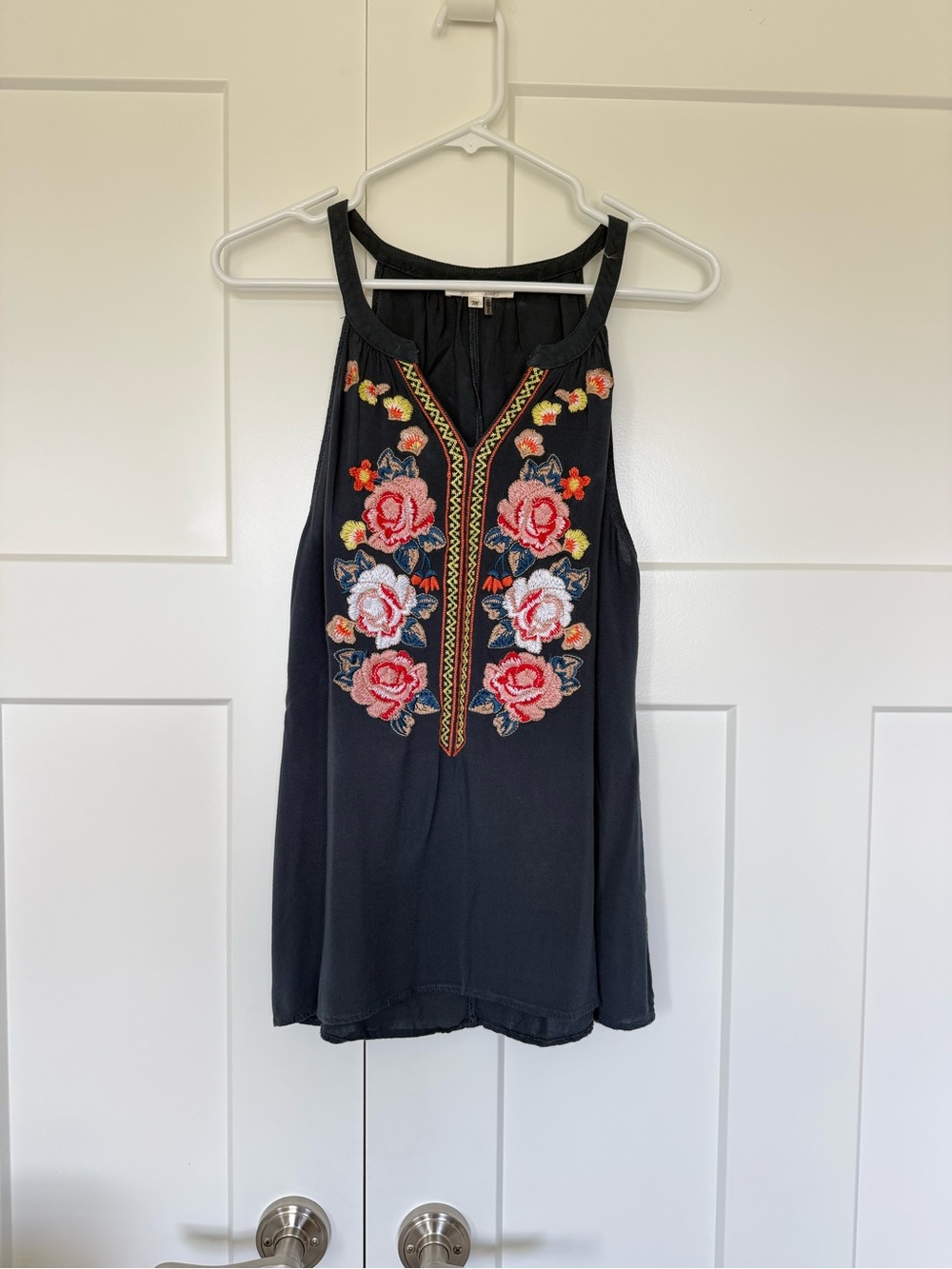 ANDREE BY UNIT Blue Halter Camisole with Vivid Floral Embroidery